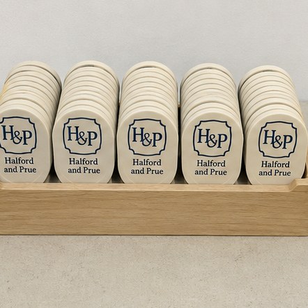 Customized poker chips for poker clubs and home games